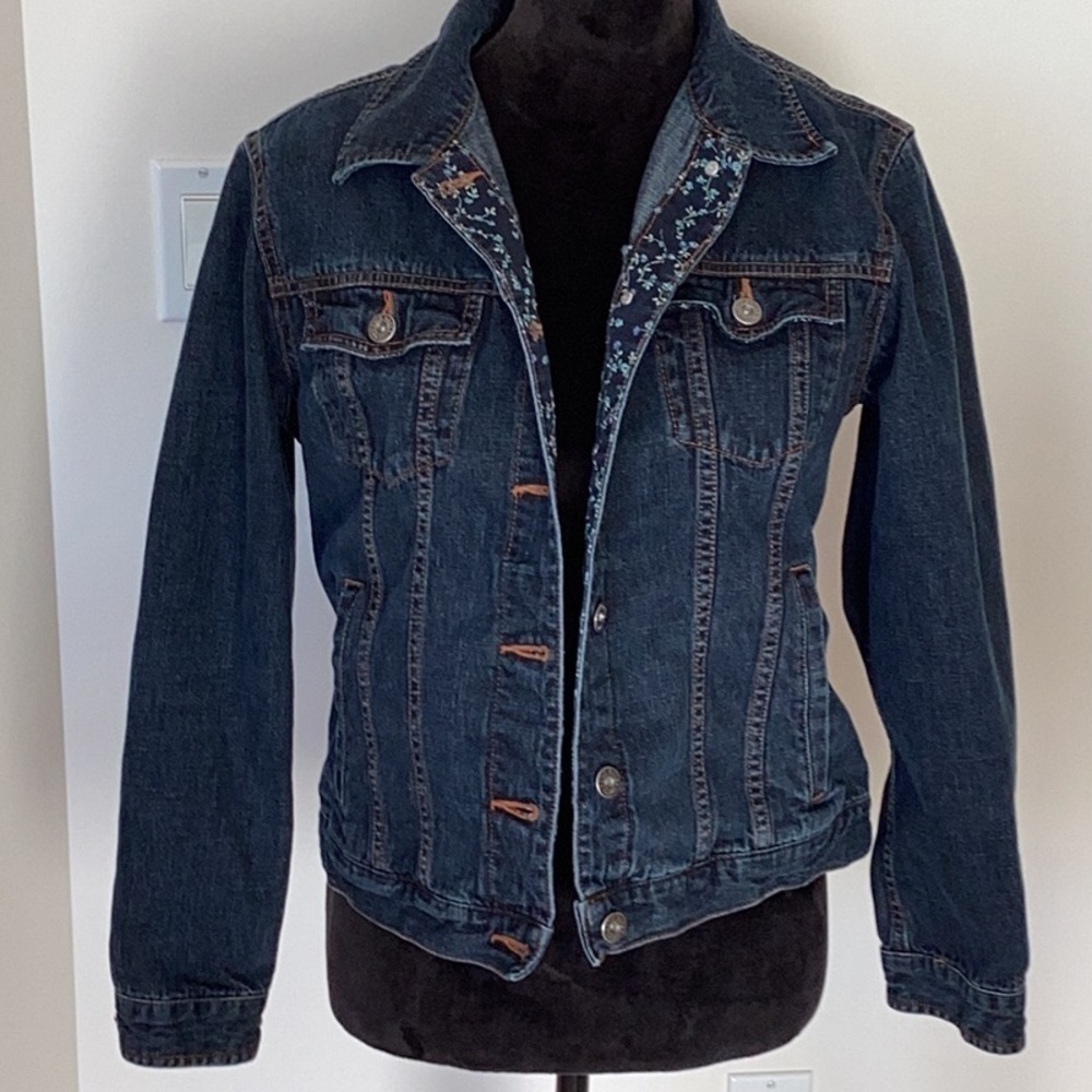 Eddie Bauer dark wash denim blue jean jacket. Women’s size small - Picture 3 of 16